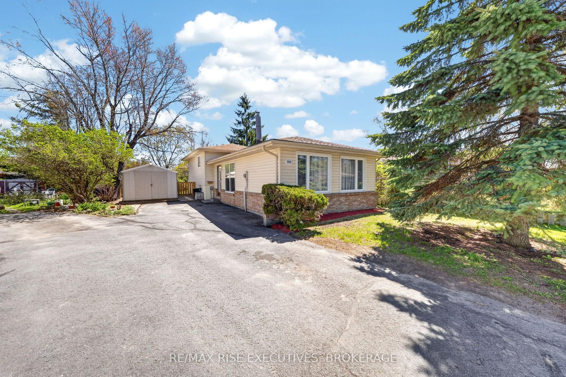 1089 Pinewood Place — photo 1