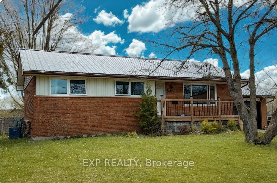 597 Gold Street — photo 1