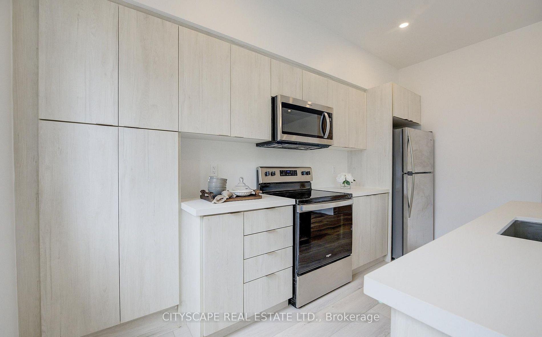 416 Dundas Street S 13 #13 — photo 1