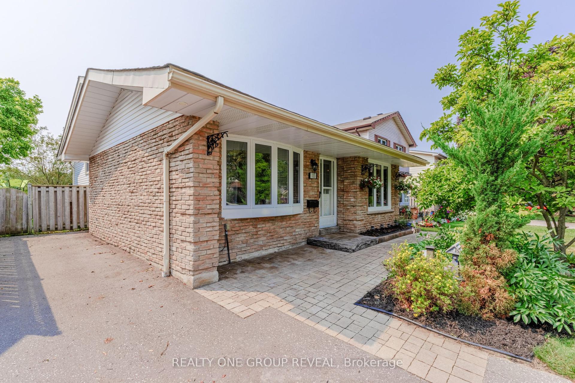 133 Calais Street, Whitby — Detached for sale, photo 1
