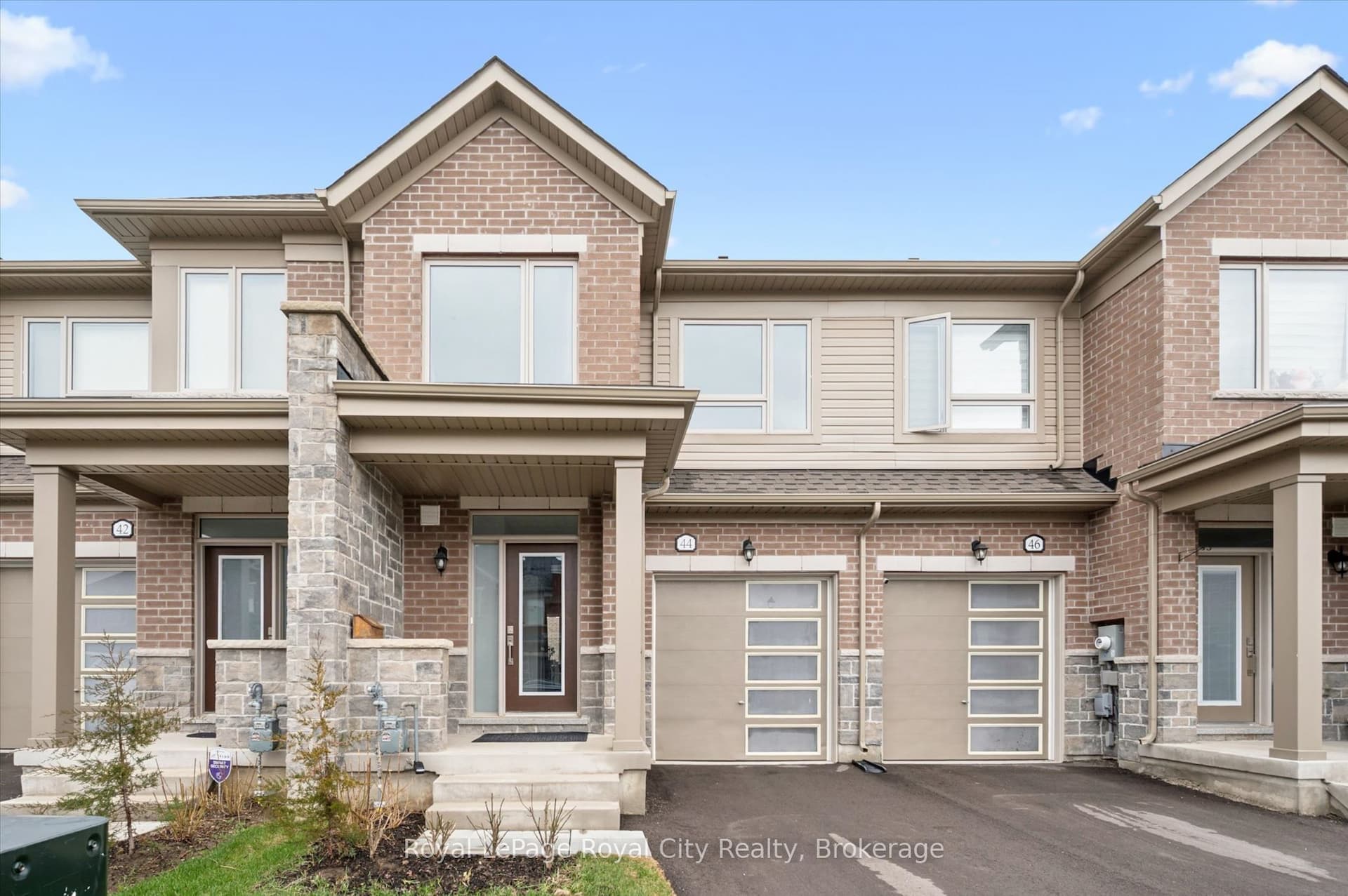 44 Edminston Drive — photo 1