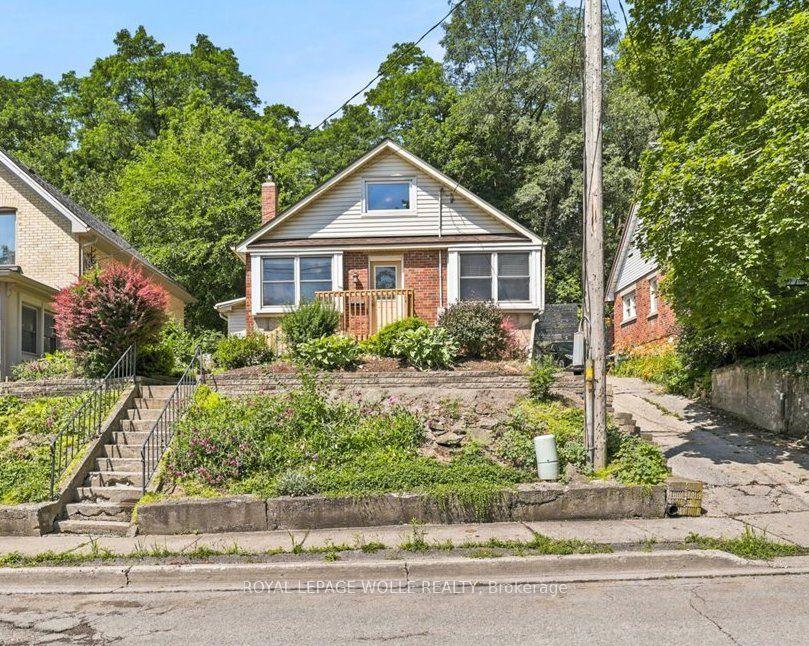 22 Ramore Street, Cambridge — Detached for sale, photo 1