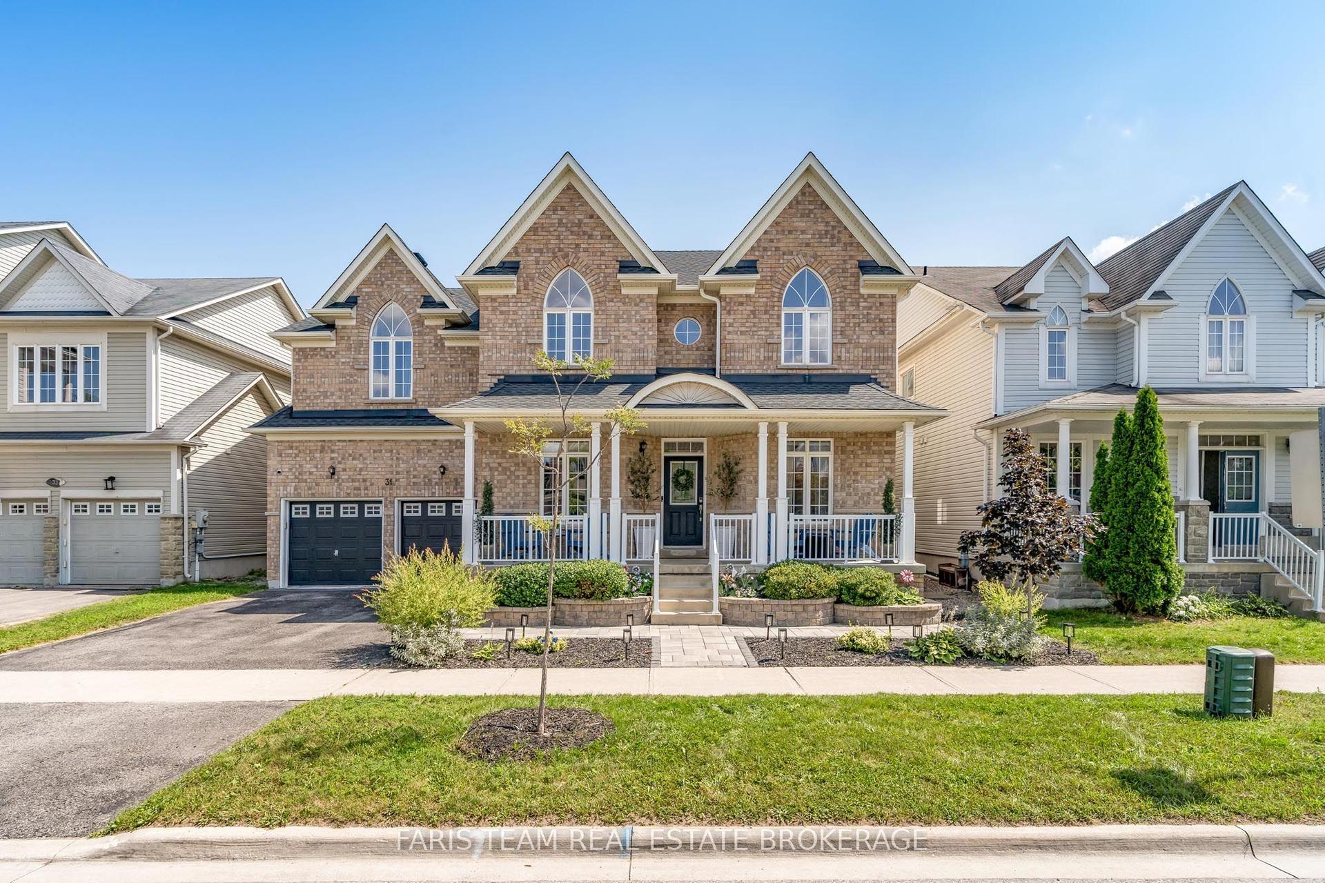 31 The Queensway, Barrie — Detached for sale, photo 1