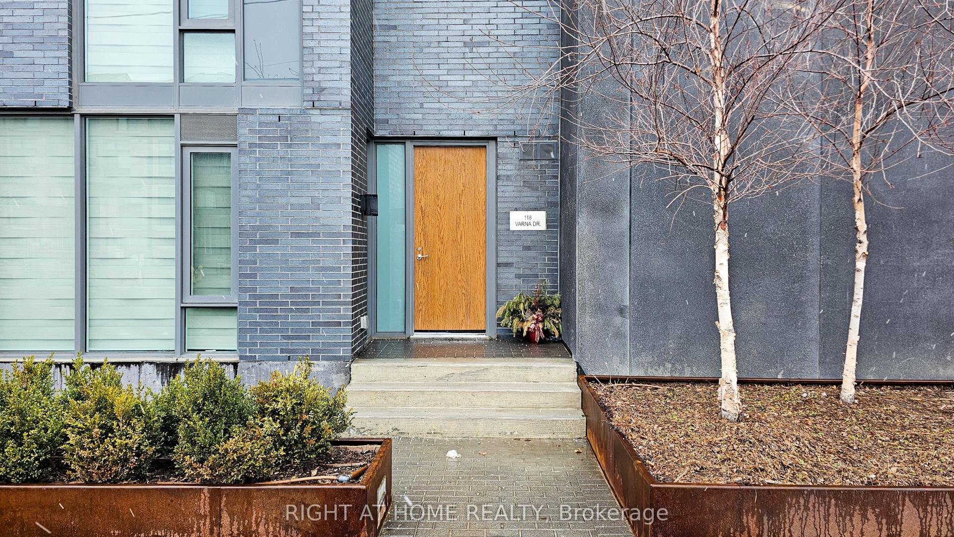 118 Varna Drive 101 #101 — photo 1