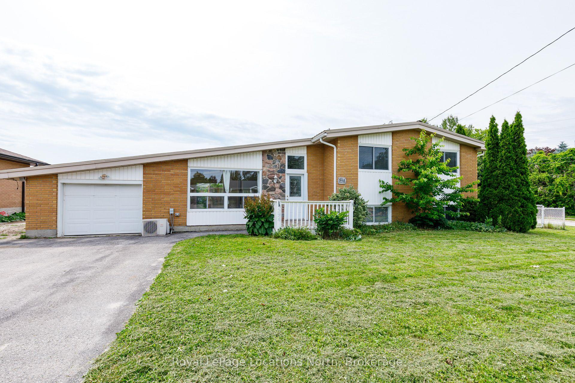 594 Oak Street, Collingwood — Detached for sale, photo 1