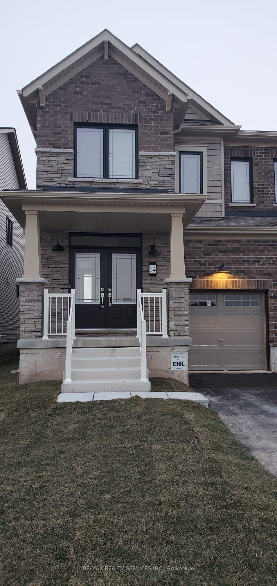 34 Varsity Drive — photo 1
