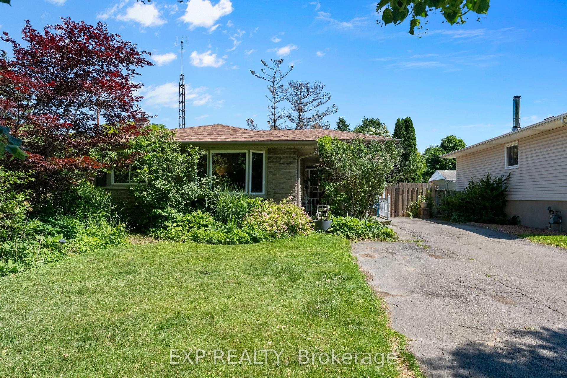11 Abraham Drive — photo 1