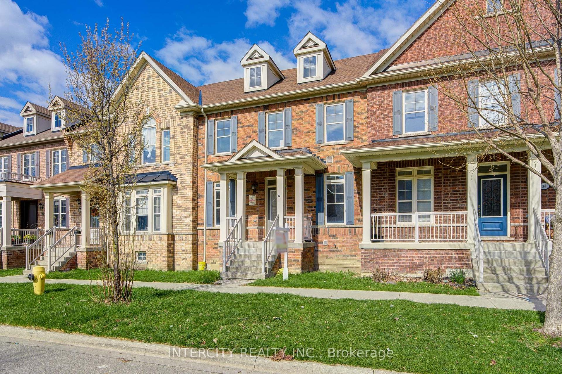 32 Ivory Silk Drive — photo 1