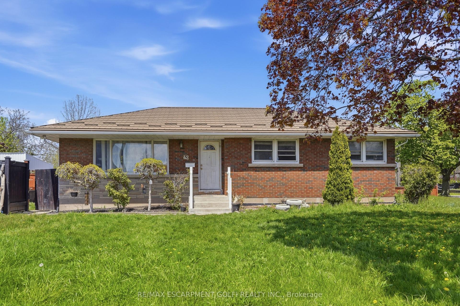 42 Sunnylea Drive — photo 1