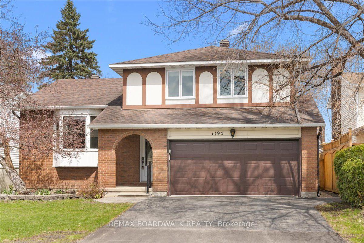 1195 St Jerome Crescent — photo 1