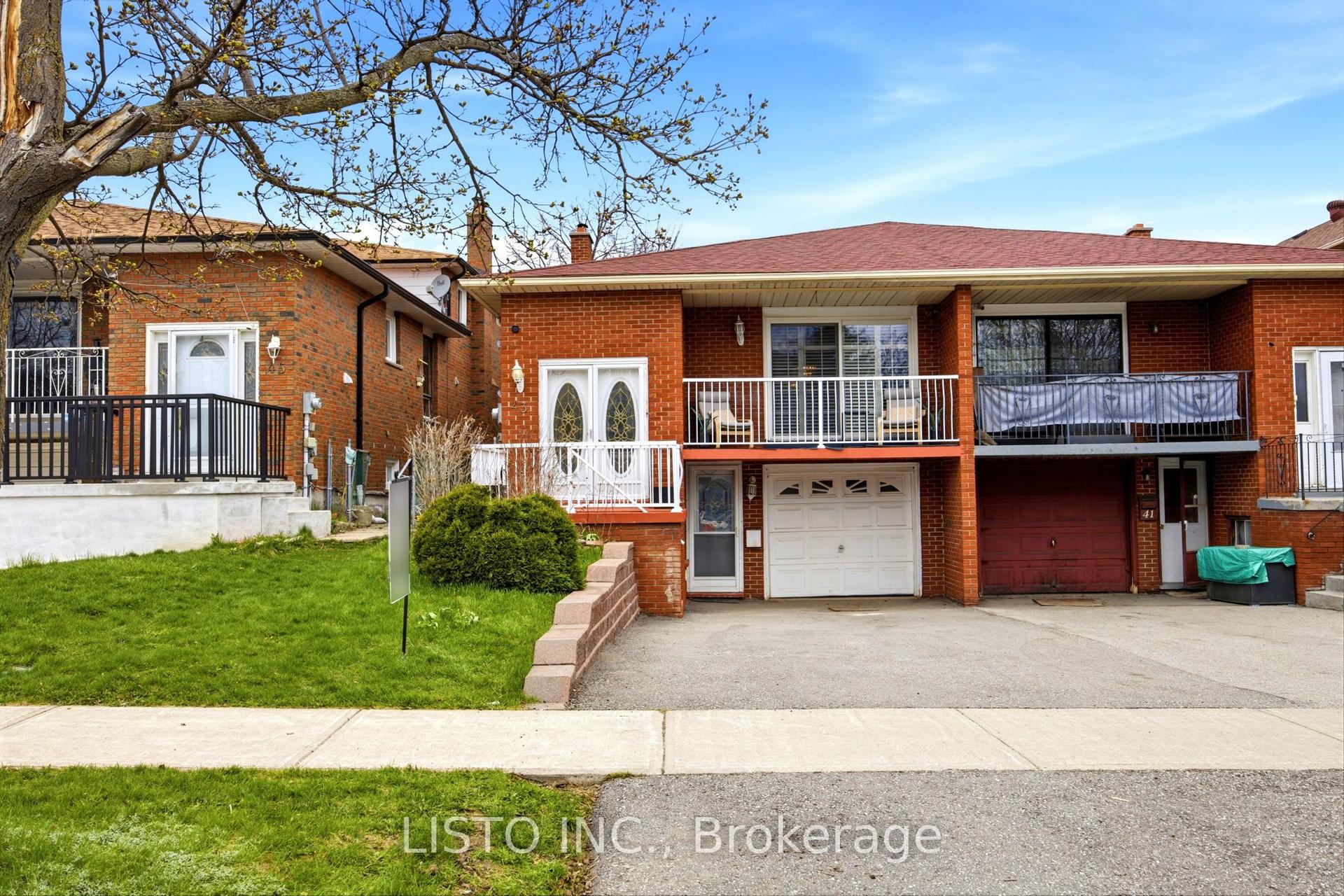 43 Robbinstone Drive — photo 1
