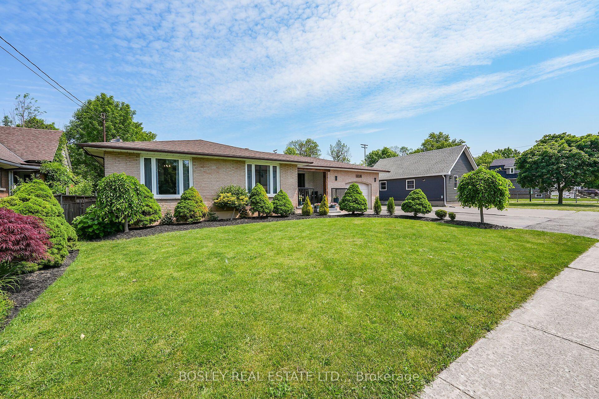 228 Gilmore Road — photo 1