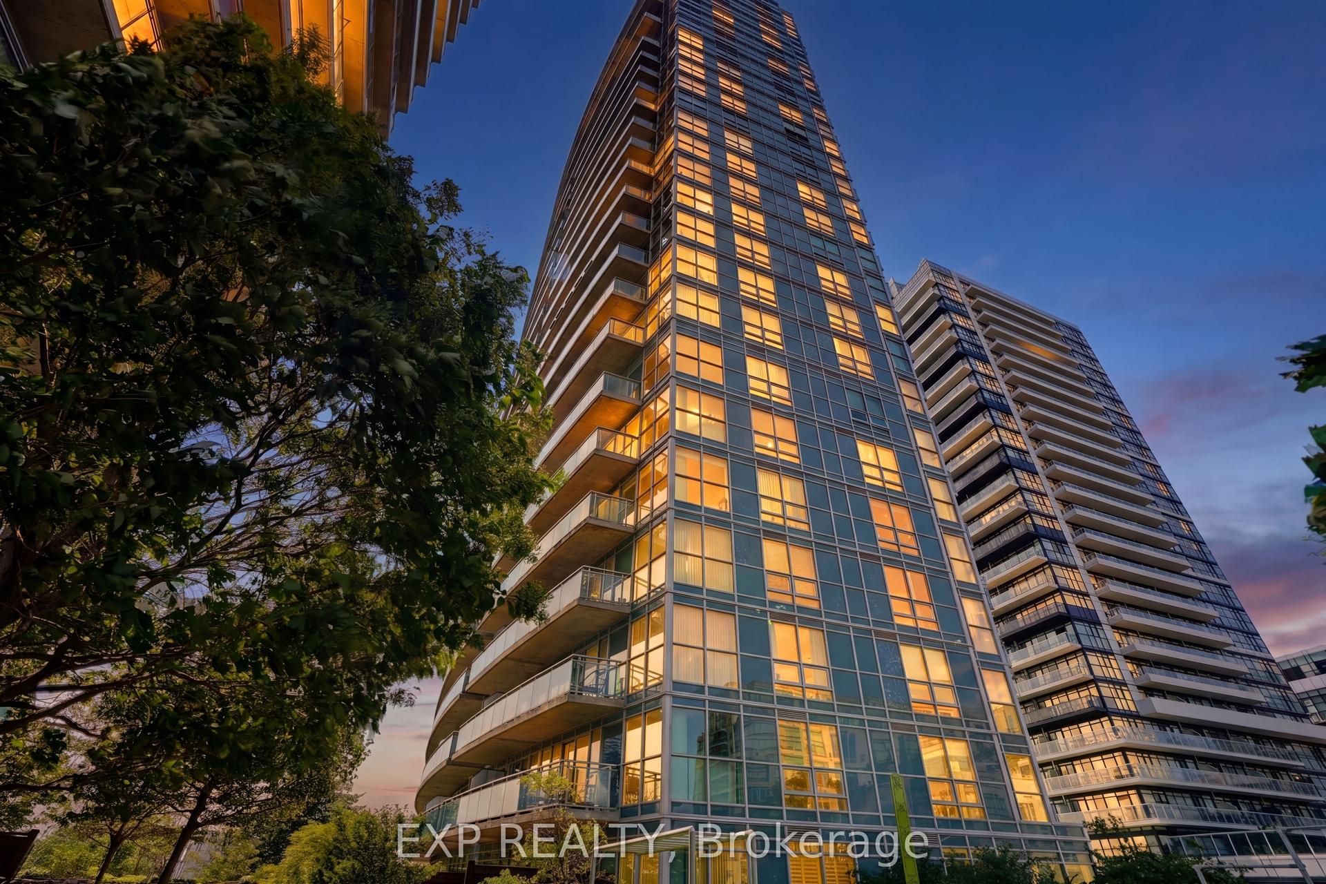 155 Legion Road N 813 #813, Toronto — Condo for sale, photo 1