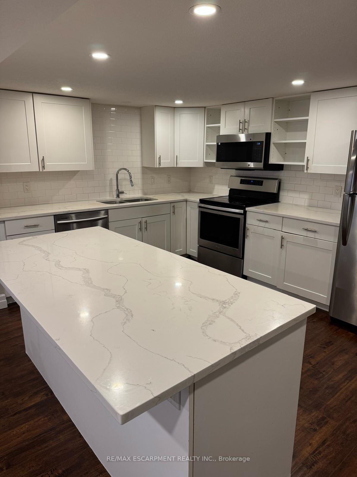 56 Siebert Avenue 2 #2, Kitchener — Detached for lease, photo 1