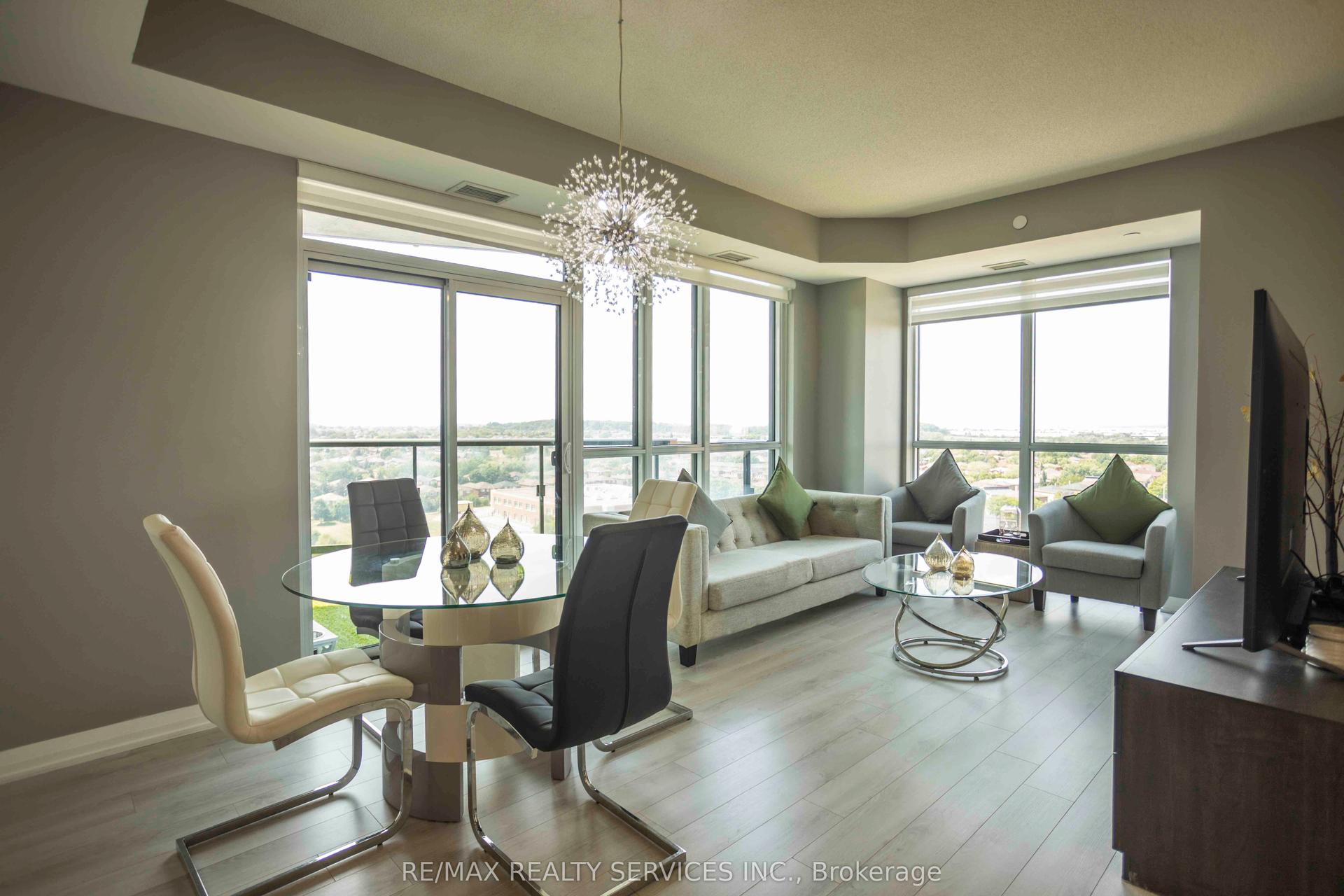 35 Watergarden Drive W 918 #918 — photo 1