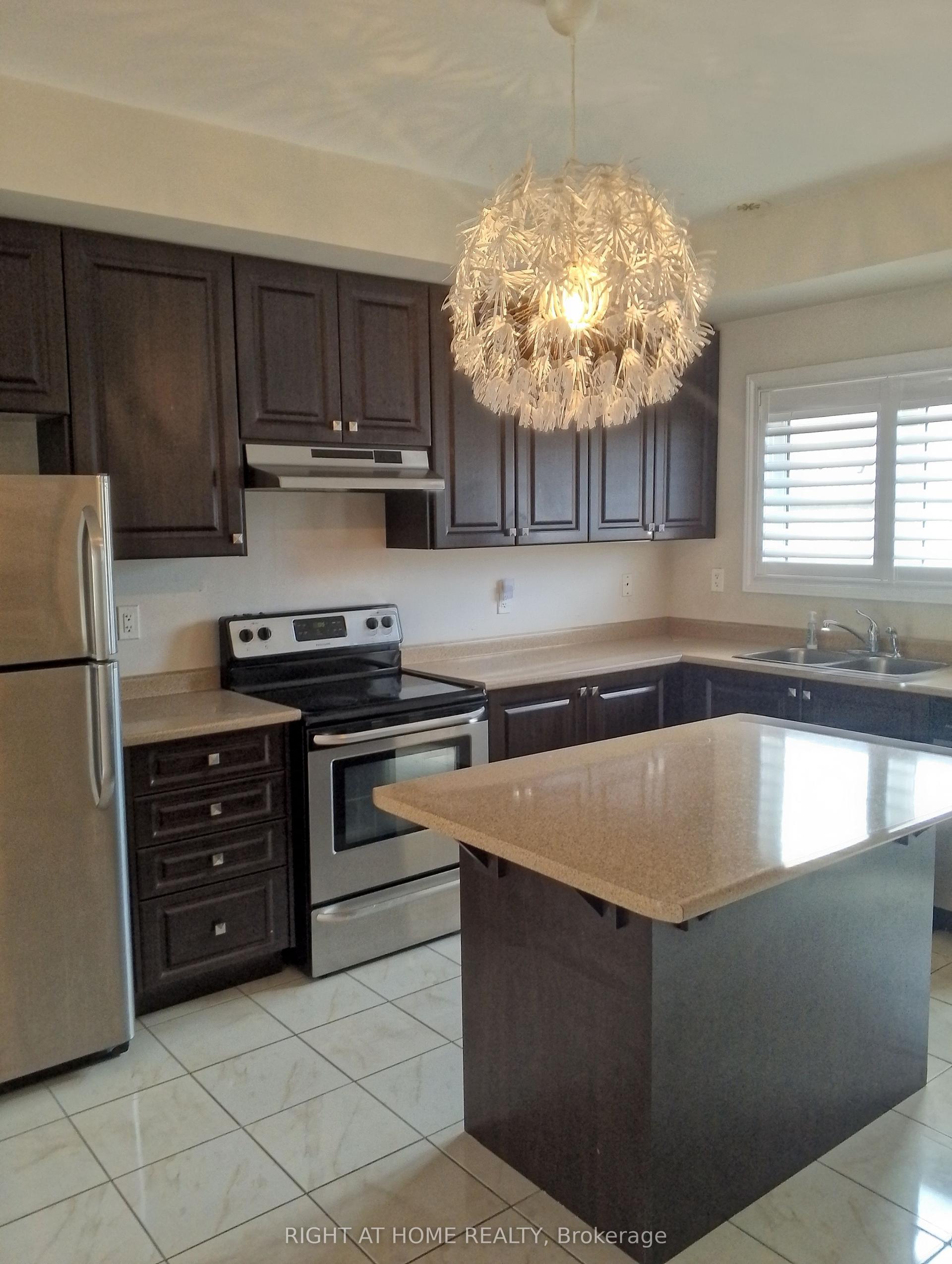 32 Aspen Hills Road 4 #4 — photo 1