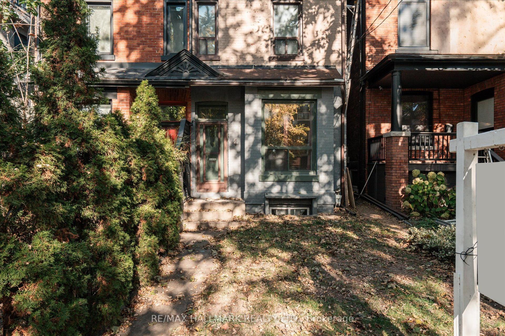4 First Avenue, Toronto — Semi-Detached for sale, photo 1