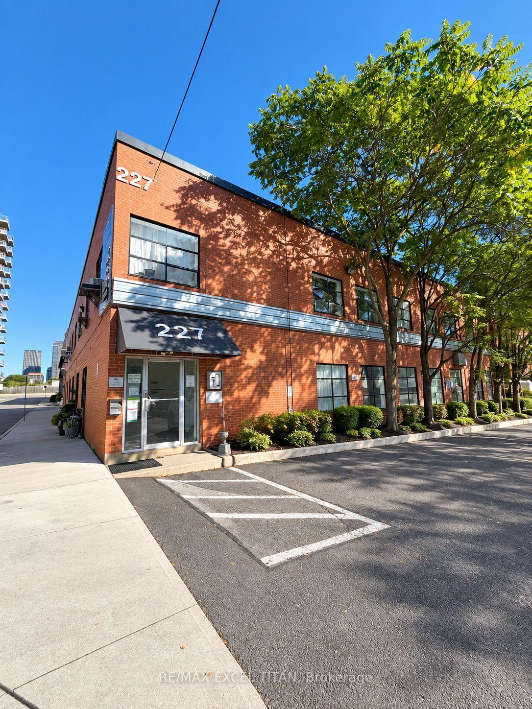 227 Sterling Road E 213 #213, Toronto — Condo for lease, photo 1