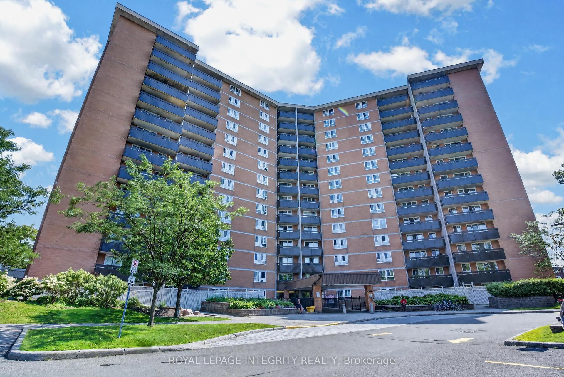 2000 Jasmine Crescent 606 #606, Beacon Hill North - South and Area — Condo for sale, photo 1