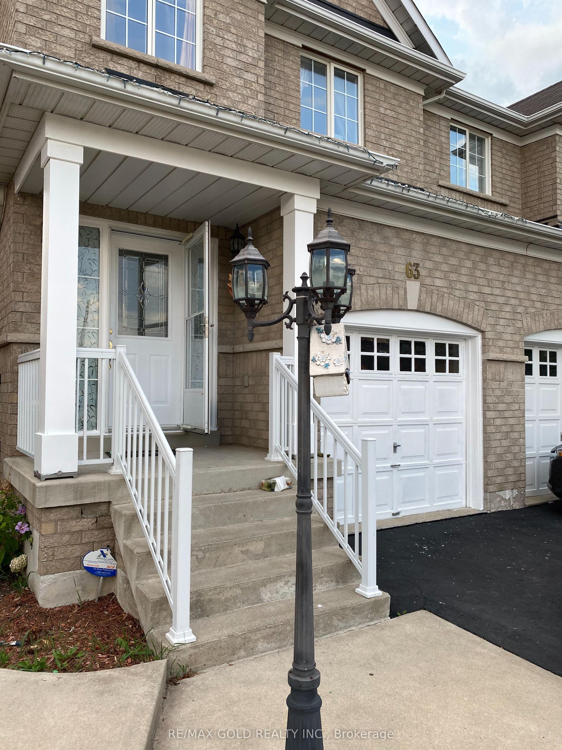 63 Rotunda Street, Brampton — Semi-Detached for lease, photo 1