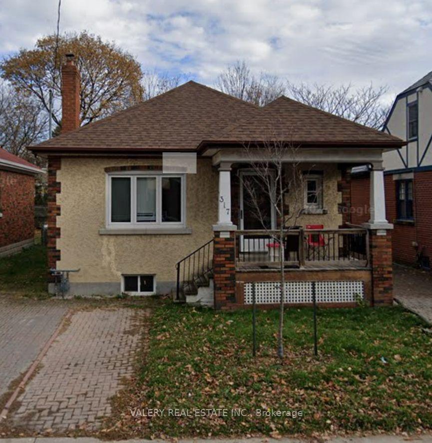 317 Victoria St Street — photo 1
