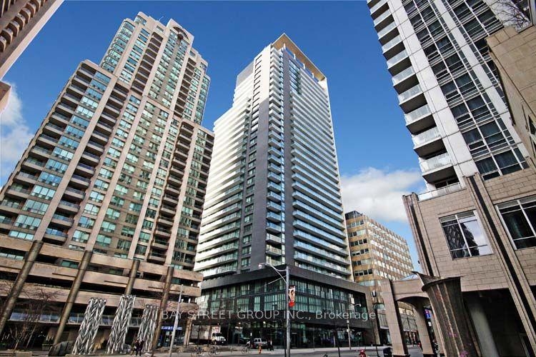 770 Bay Street 1909 #1909, Toronto — Condo for lease, photo 1