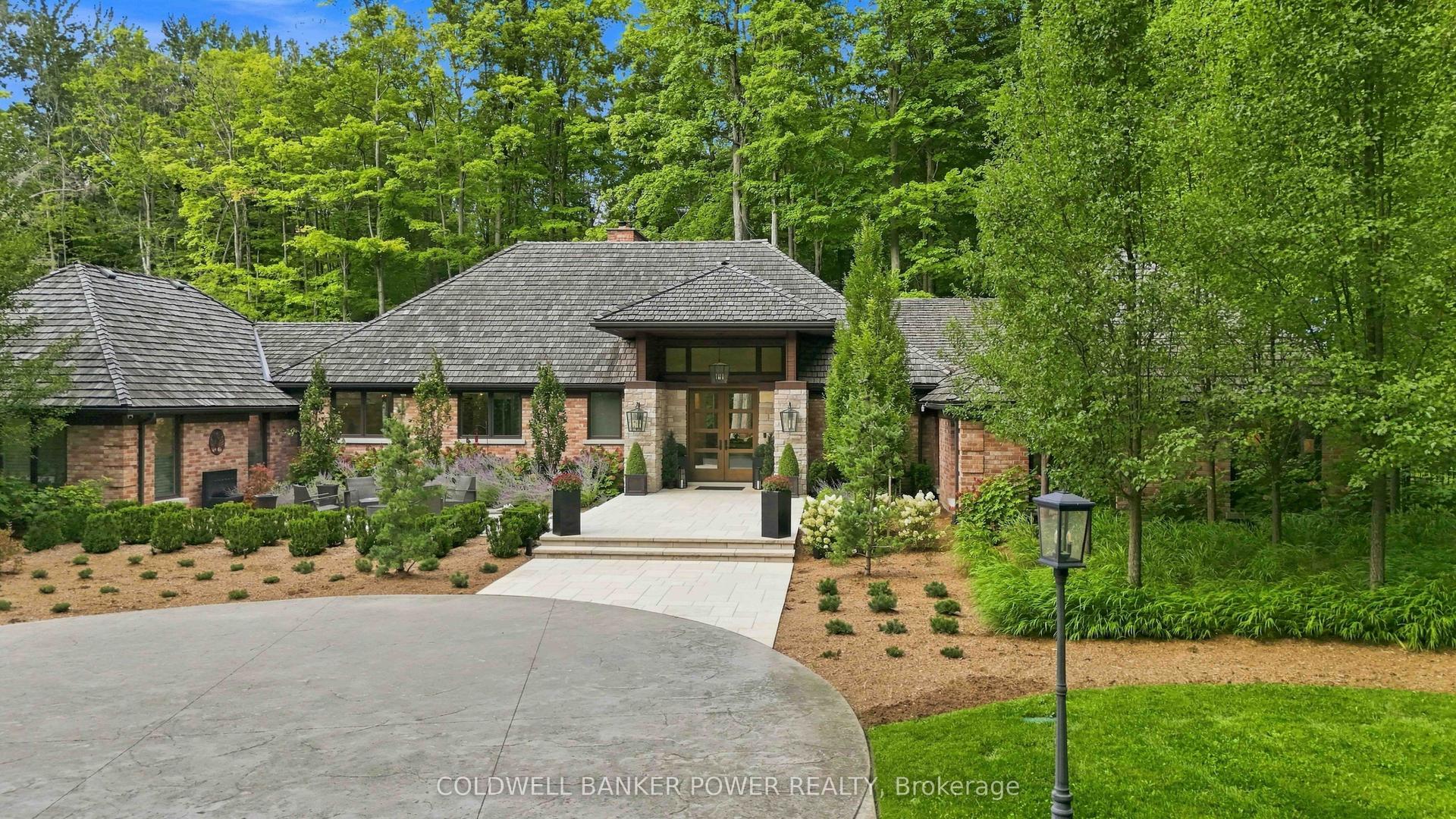 3668 Homewood Lane, London South — Detached for sale, photo 1