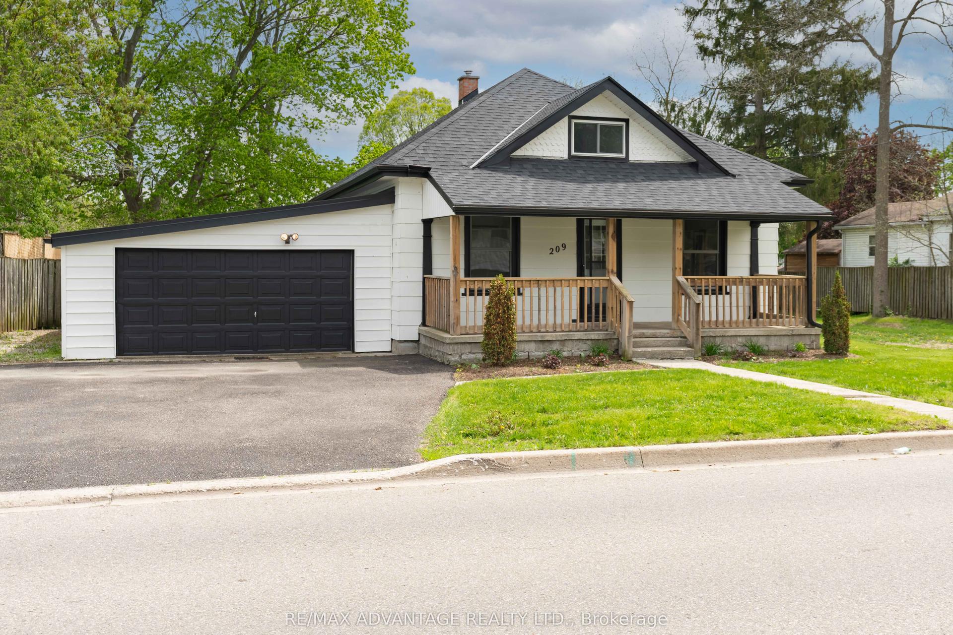 209 Victoria Street, Ingersoll — Detached for sale, photo 1