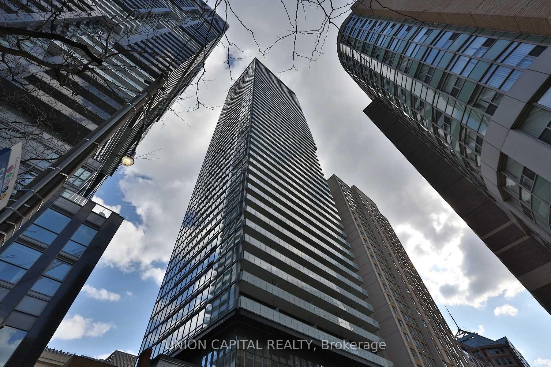15 Grenville Street 4402 #4402, Toronto — Condo for lease, photo 1