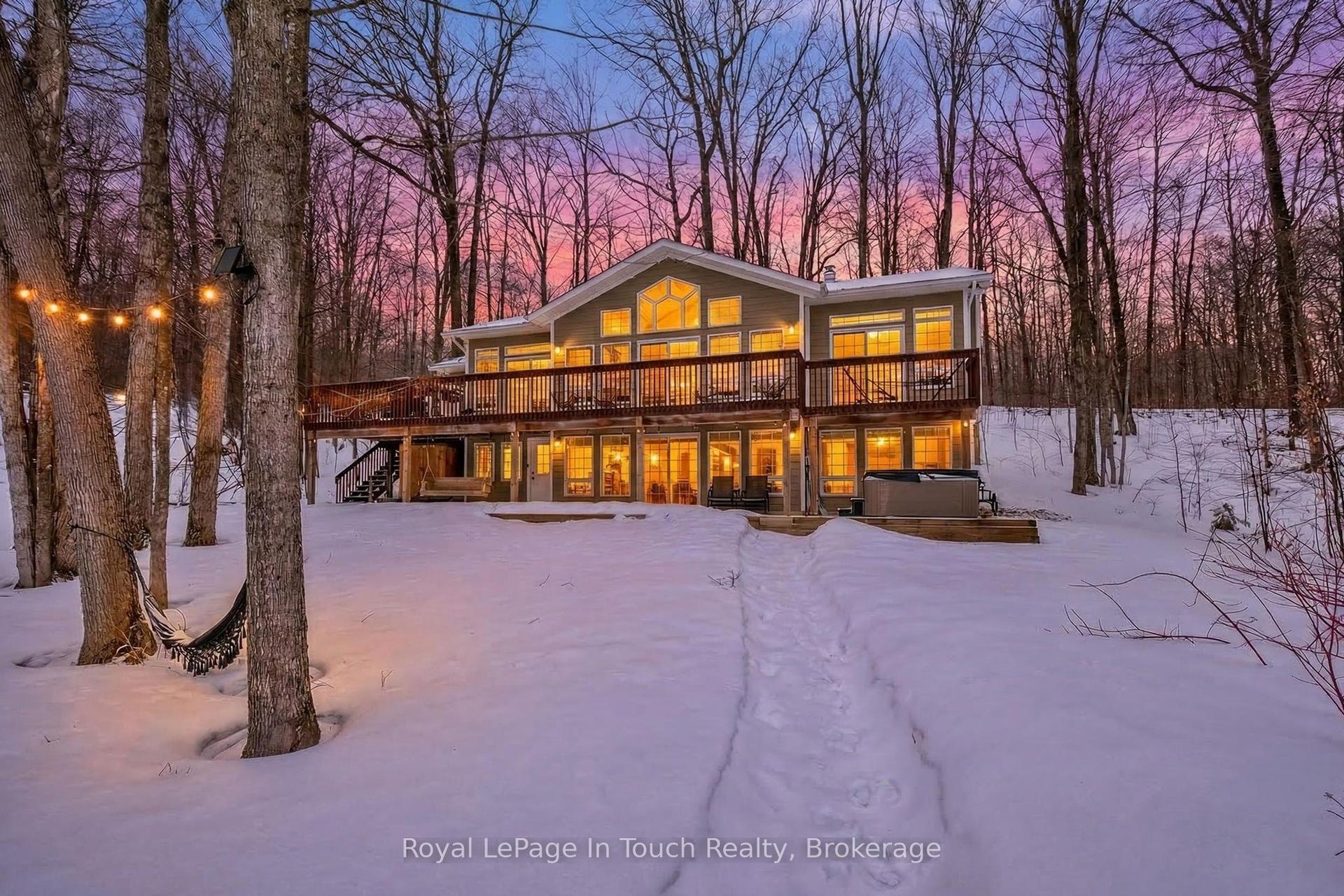 157 Farlain Lake Road W — photo 1