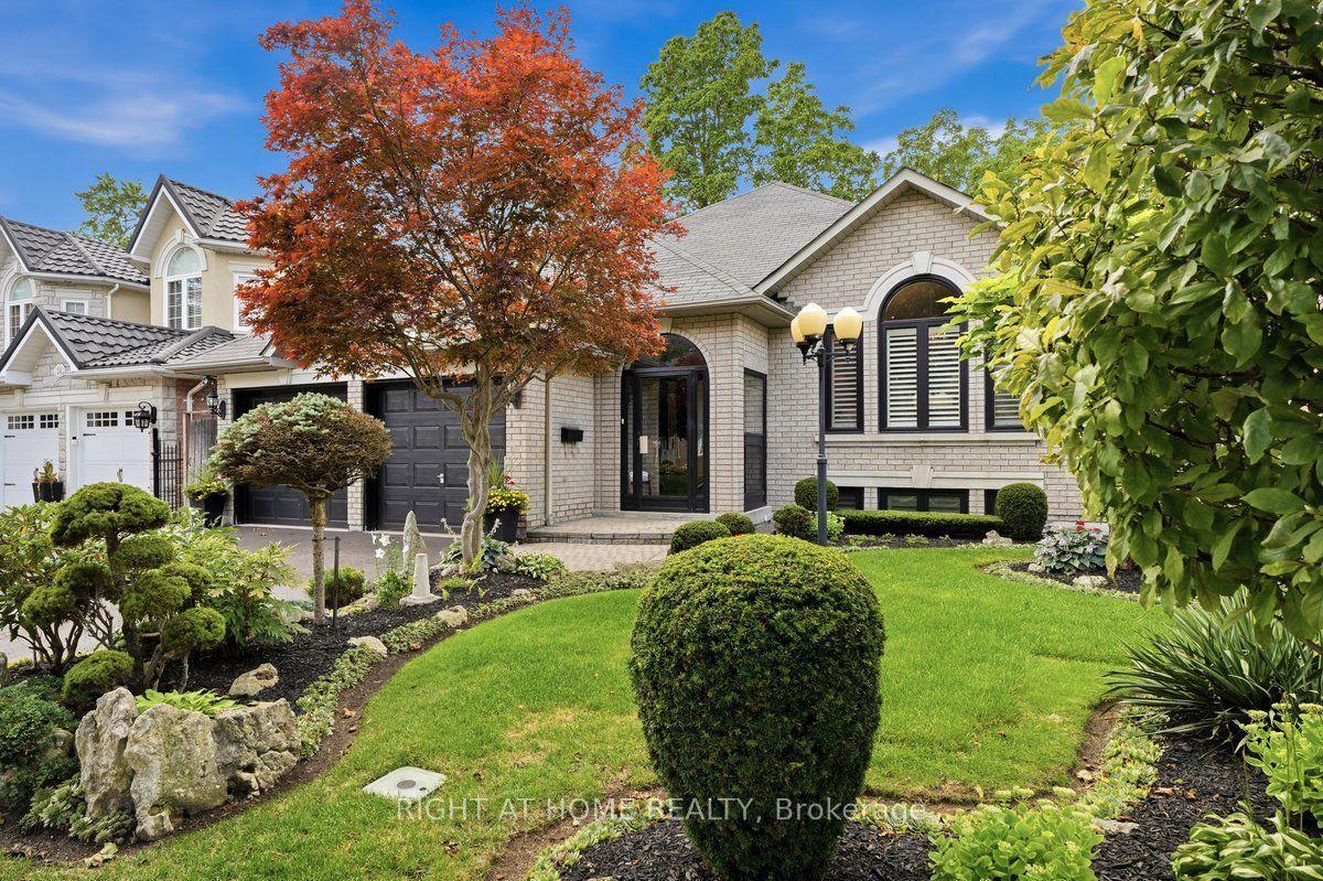 22 Romac Drive, Toronto — Detached for sale, photo 1