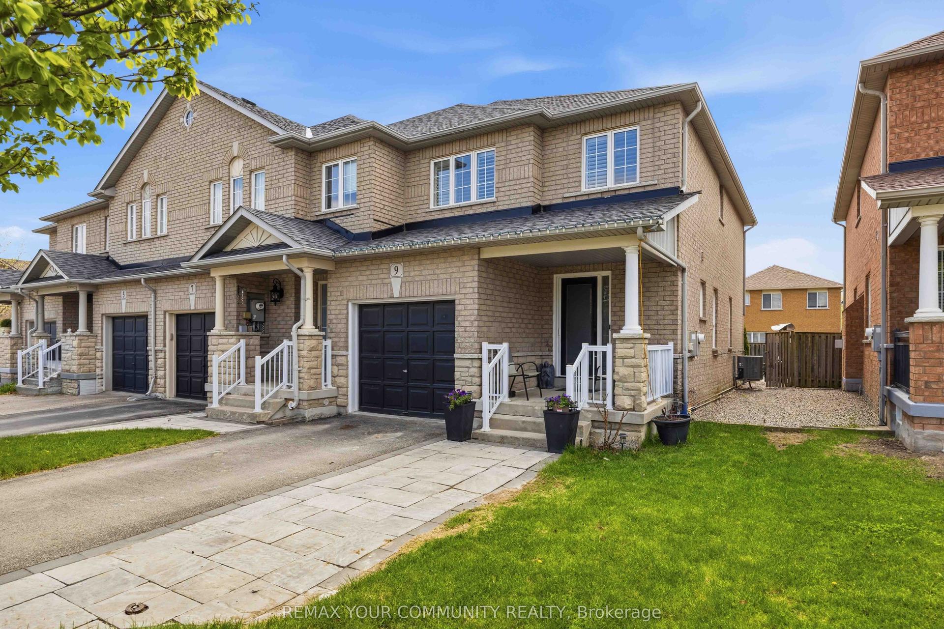 9 E Collis Drive — photo 1