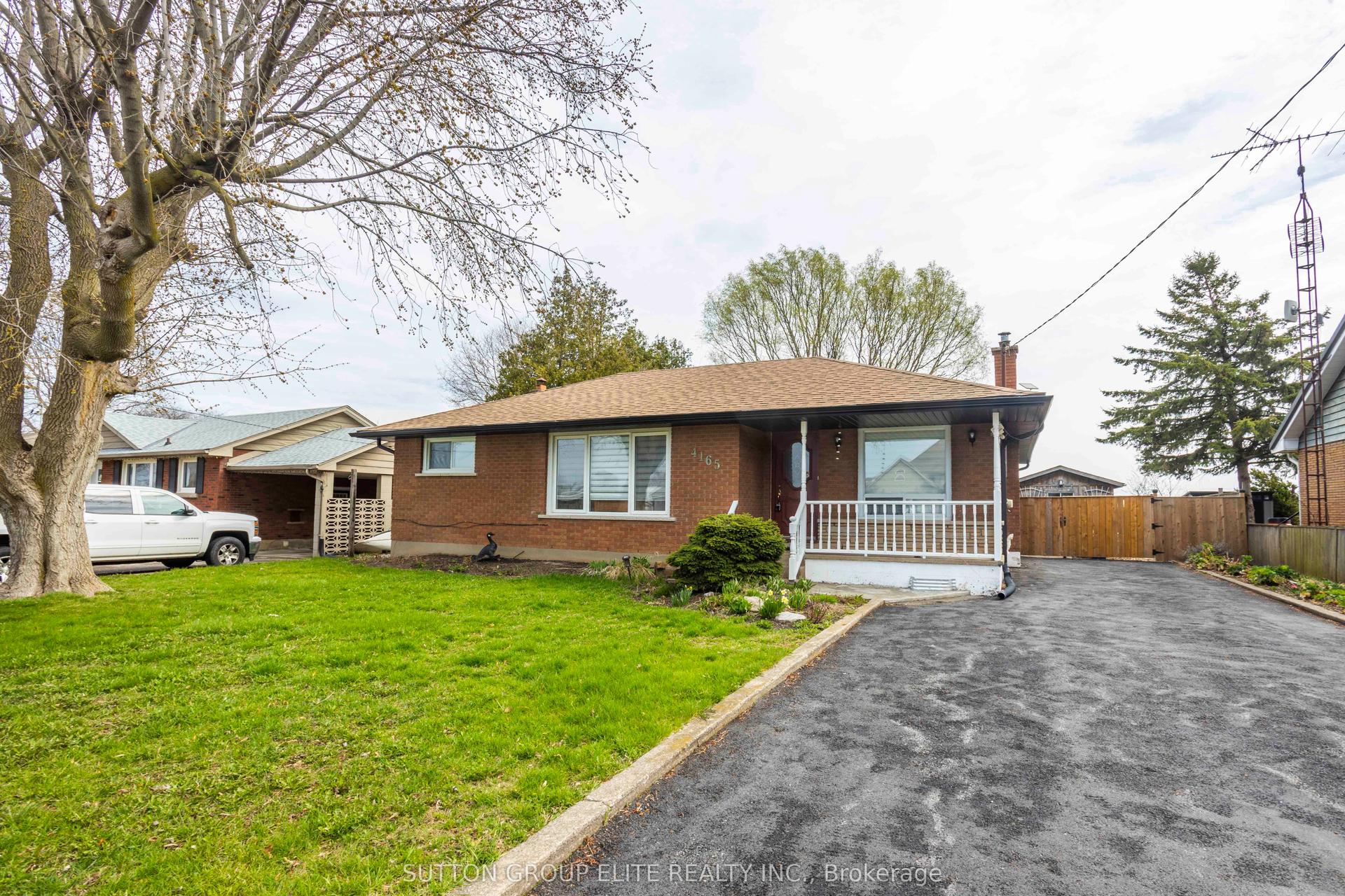 4165 Victoria Avenue — photo 1