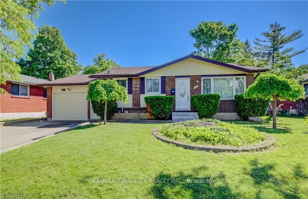 543 GLEN FORREST Boulevard — photo 1