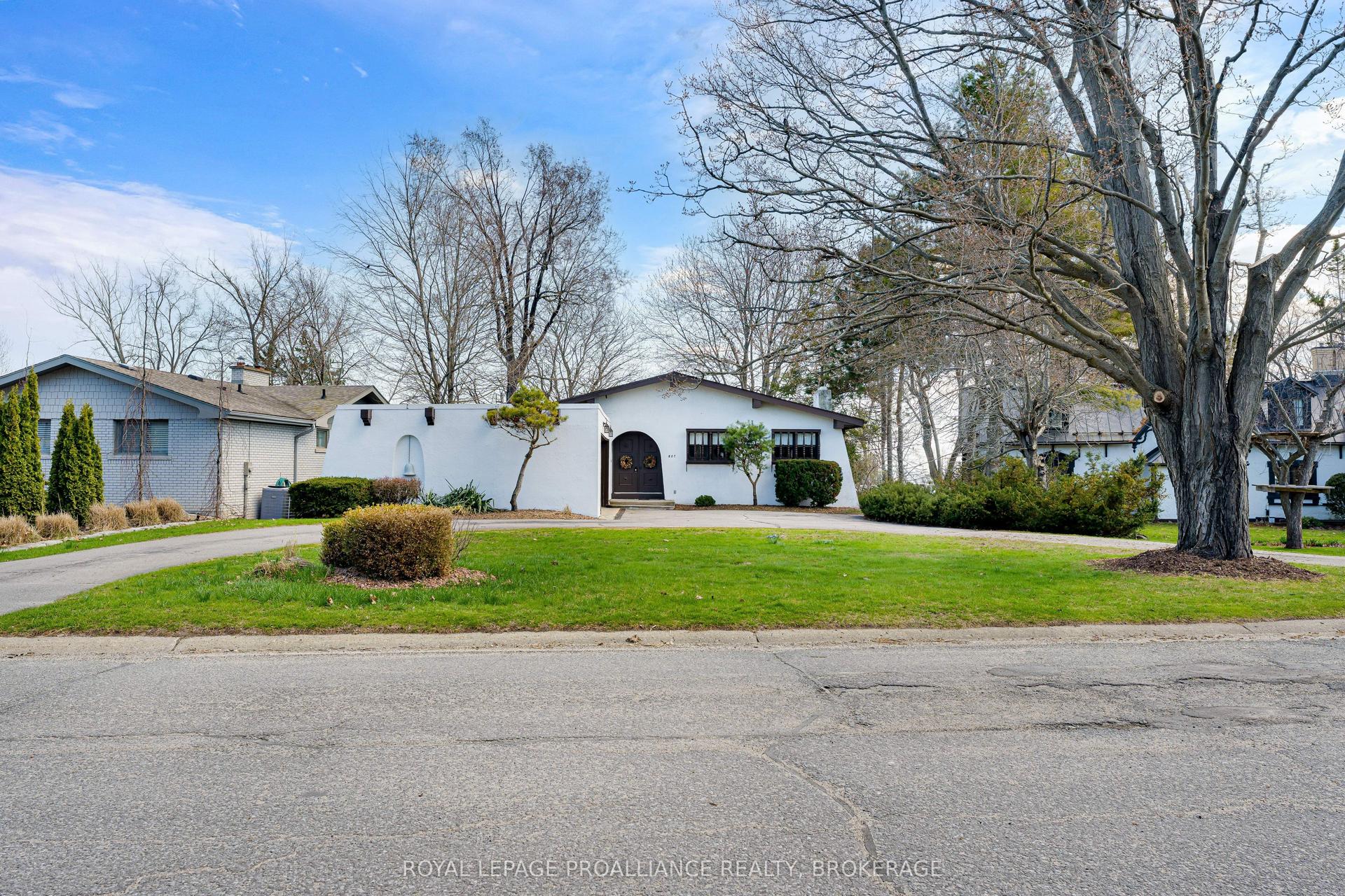 807 Wartman Avenue — photo 1