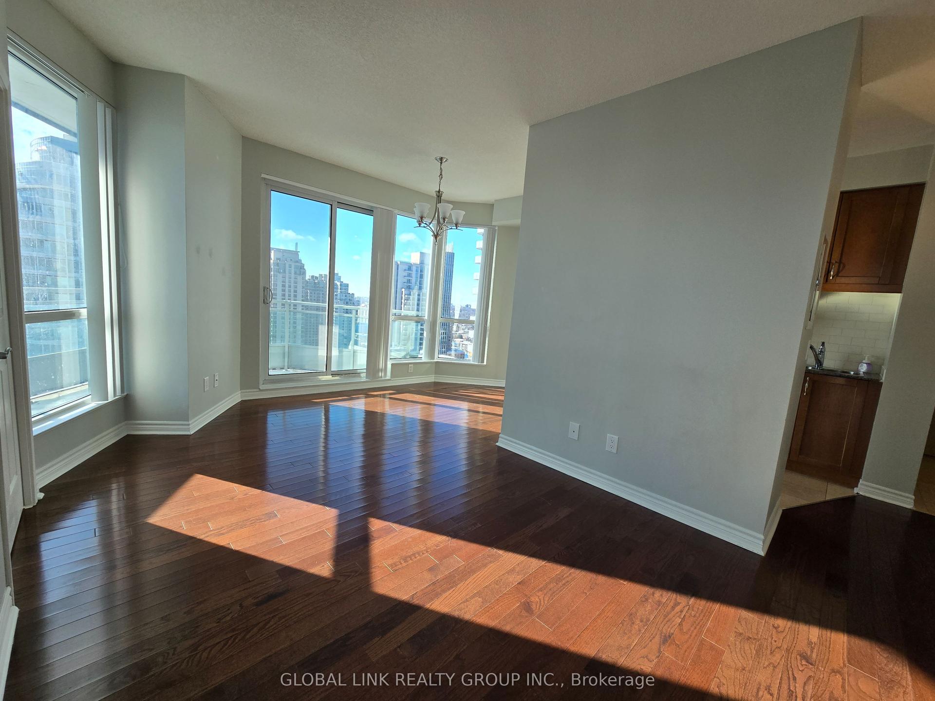 18 Holmes Avenue 2203 #2203 — photo 1