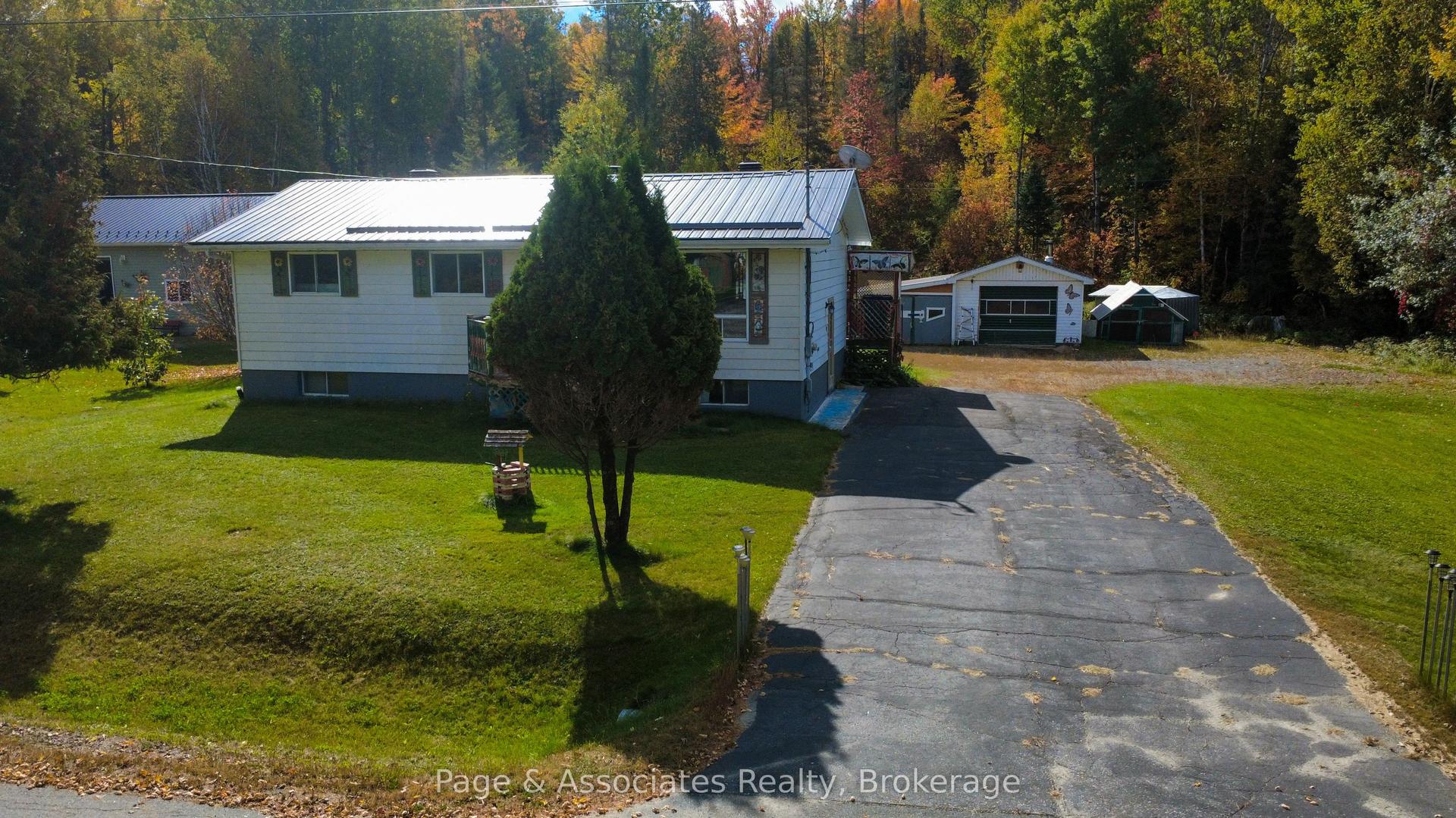 42 Maple Street, West Nipissing — Detached for sale, photo 1