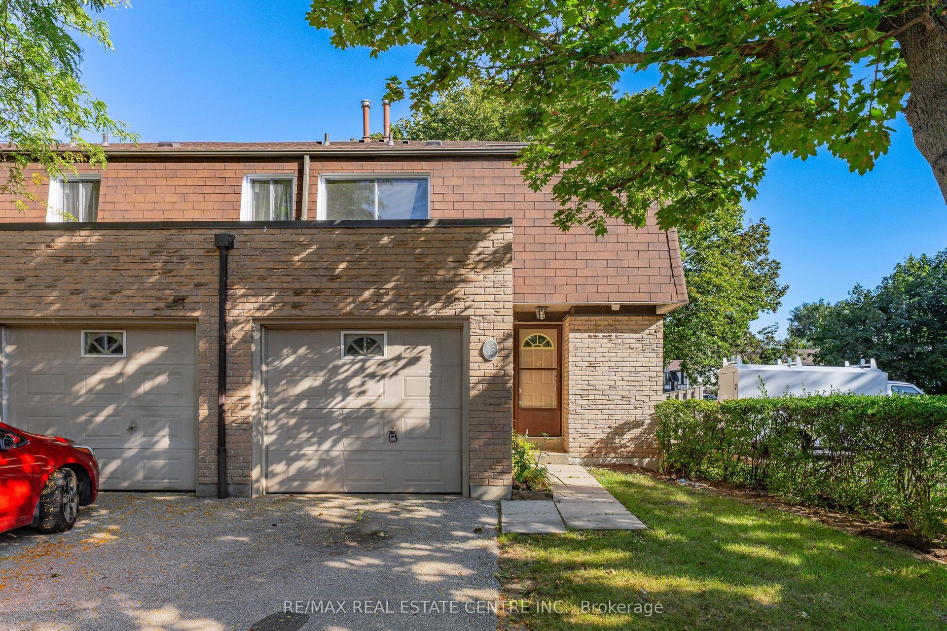 660 Oxford Road 35 #35, Burlington — Condo Town for sale, photo 1