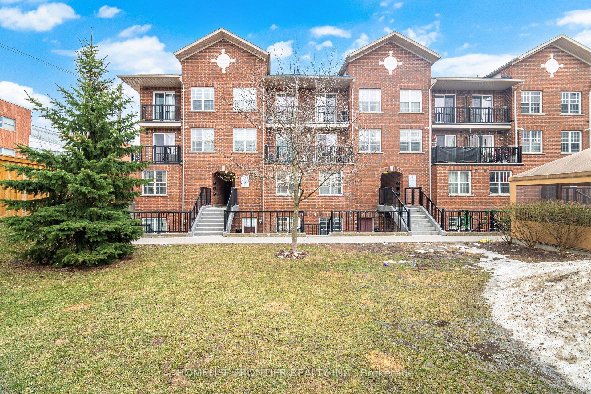 45 Strangford Lane 207 #207, Toronto — Condo Town for sale, photo 1