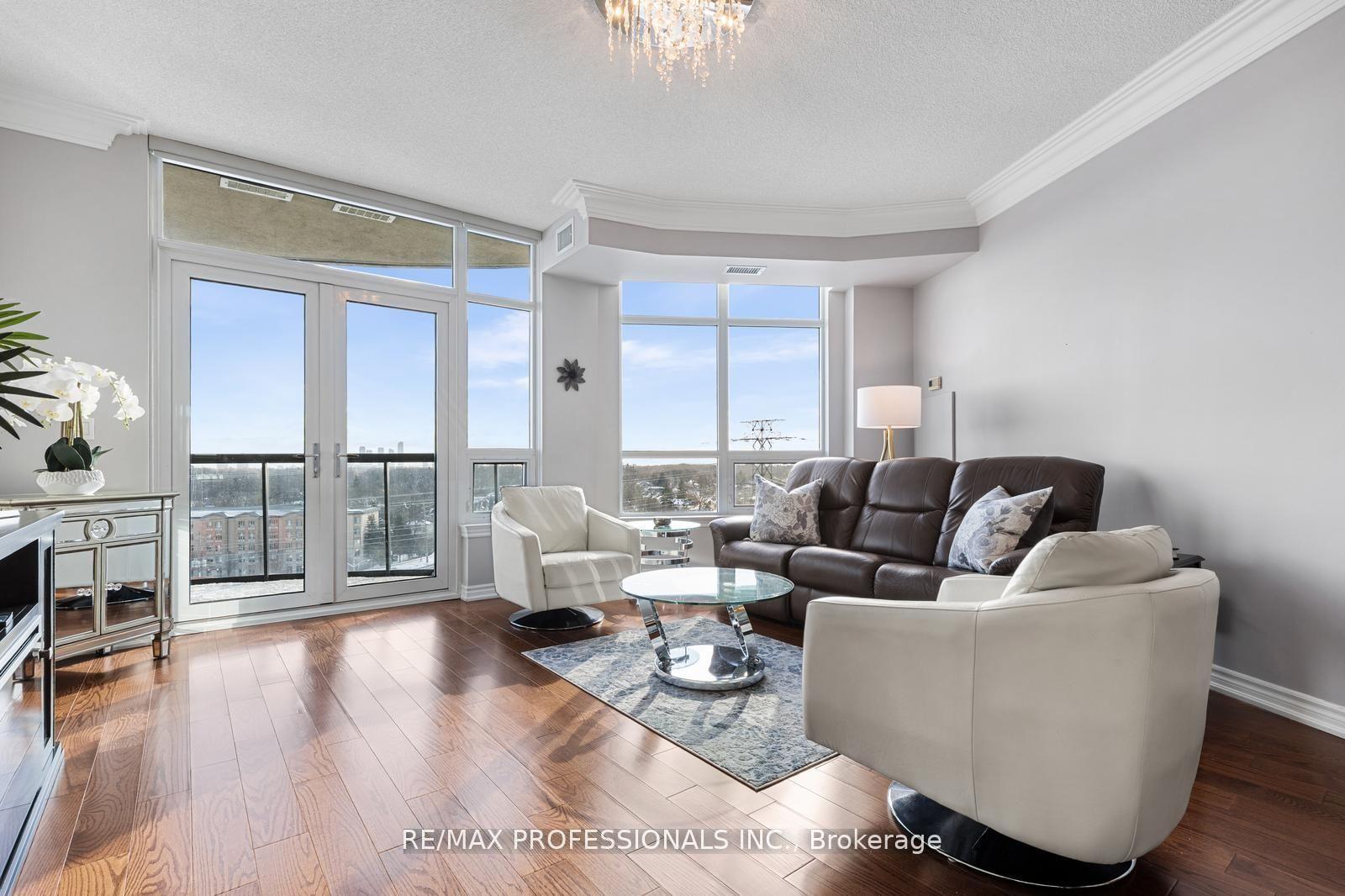 1135 Royal York Road 903 #903 — photo 1