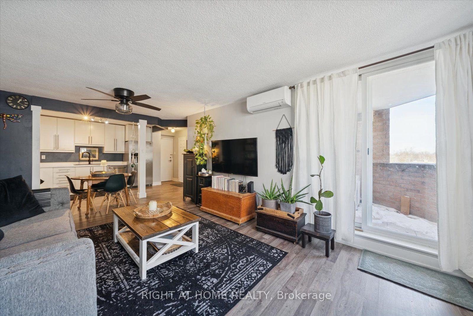260 Davis Drive 707 #707, Newmarket — Condo for sale, photo 1