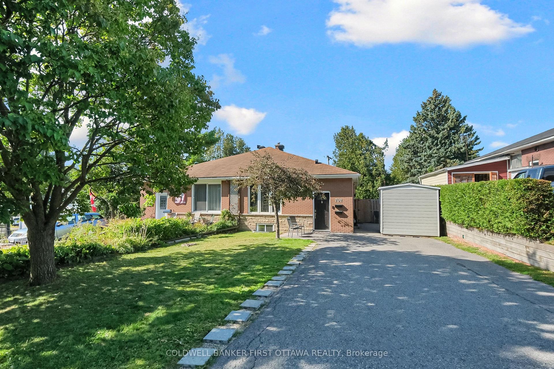702 Crystal Street, Overbrook - Castleheights and Area — Semi-Detached for sale, photo 1
