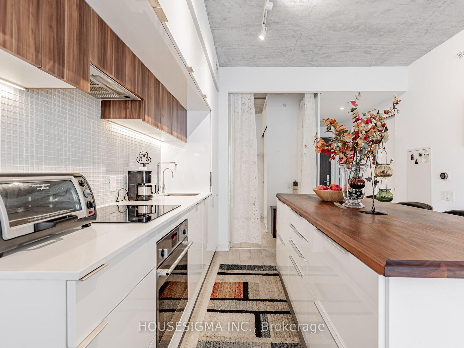 185 Roehampton Avenue 1201 #1201 — photo 1