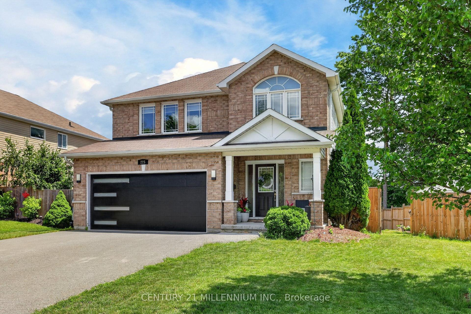 225 Lorne Court — photo 1
