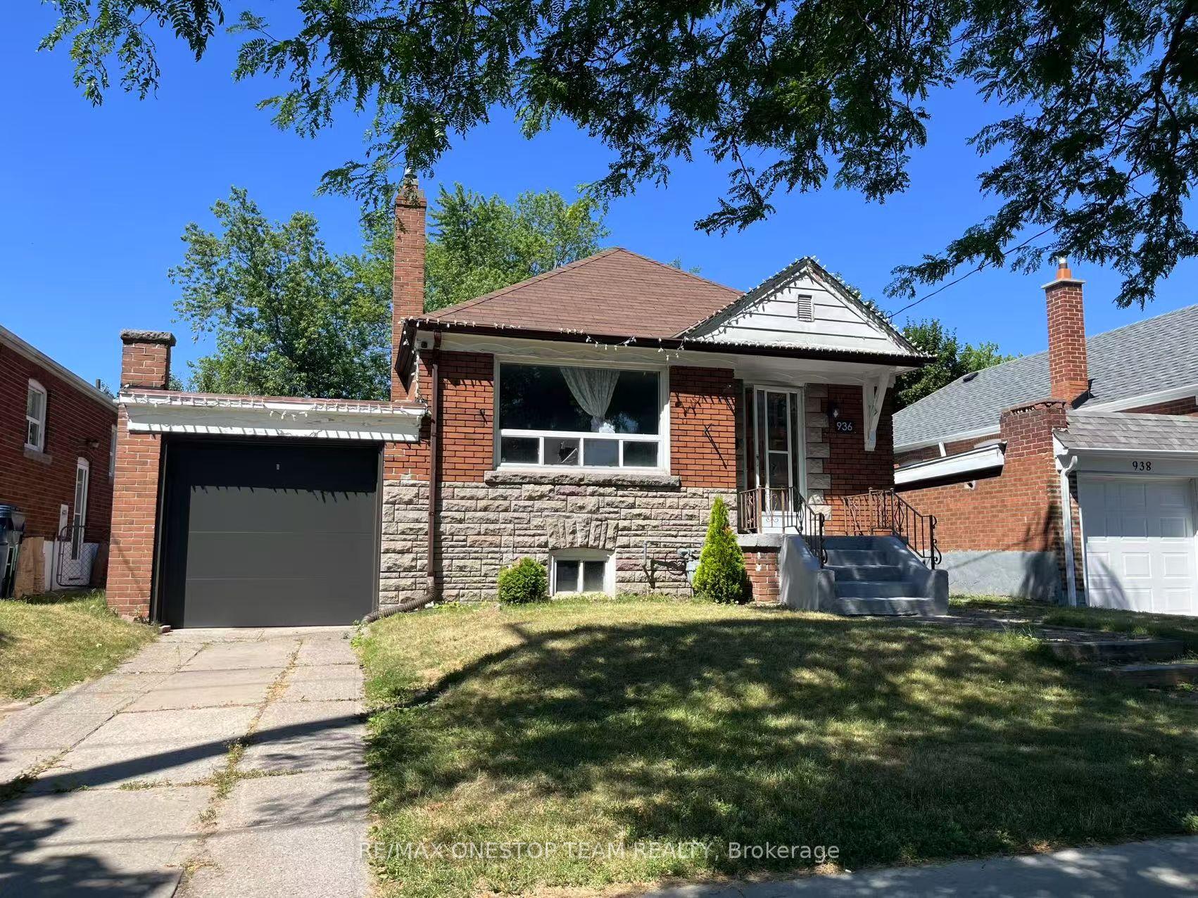 936 Pharmacy Avenue, Toronto — Detached for lease, photo 1