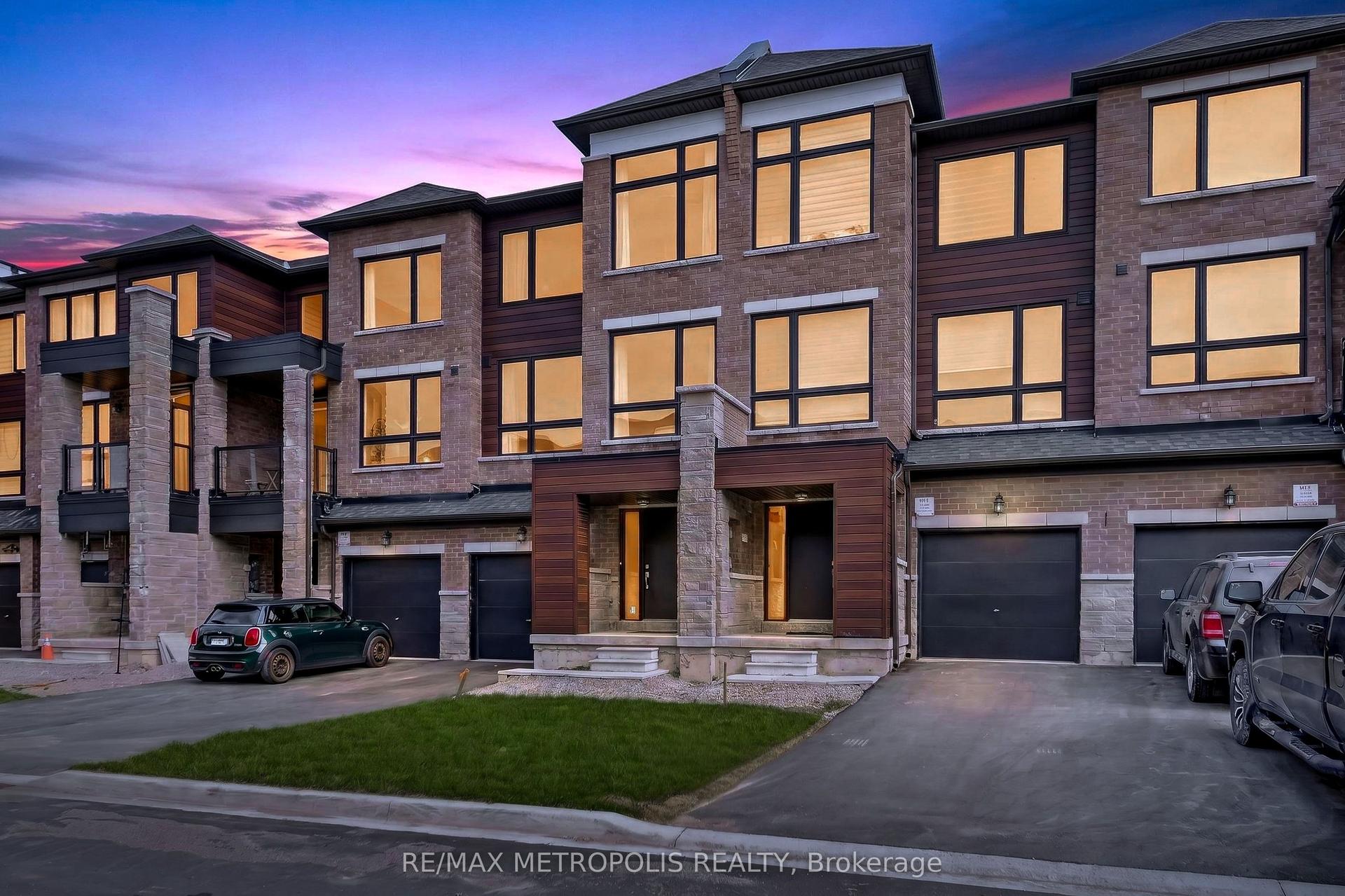 132 Blue Forest Crescent, Barrie — Townhouse for lease, photo 1