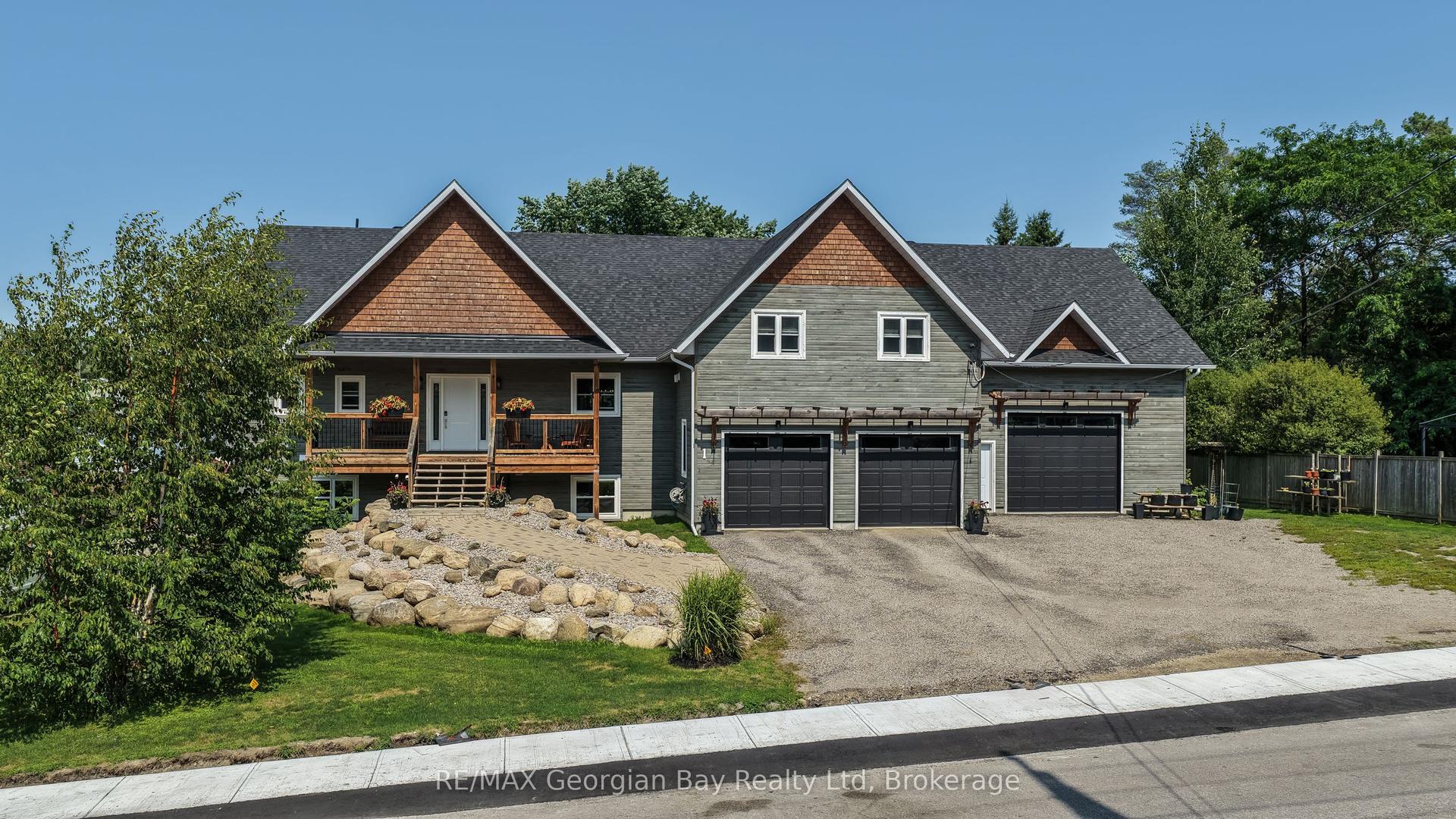 1 Park Street, Penetanguishene — Detached for sale, photo 1