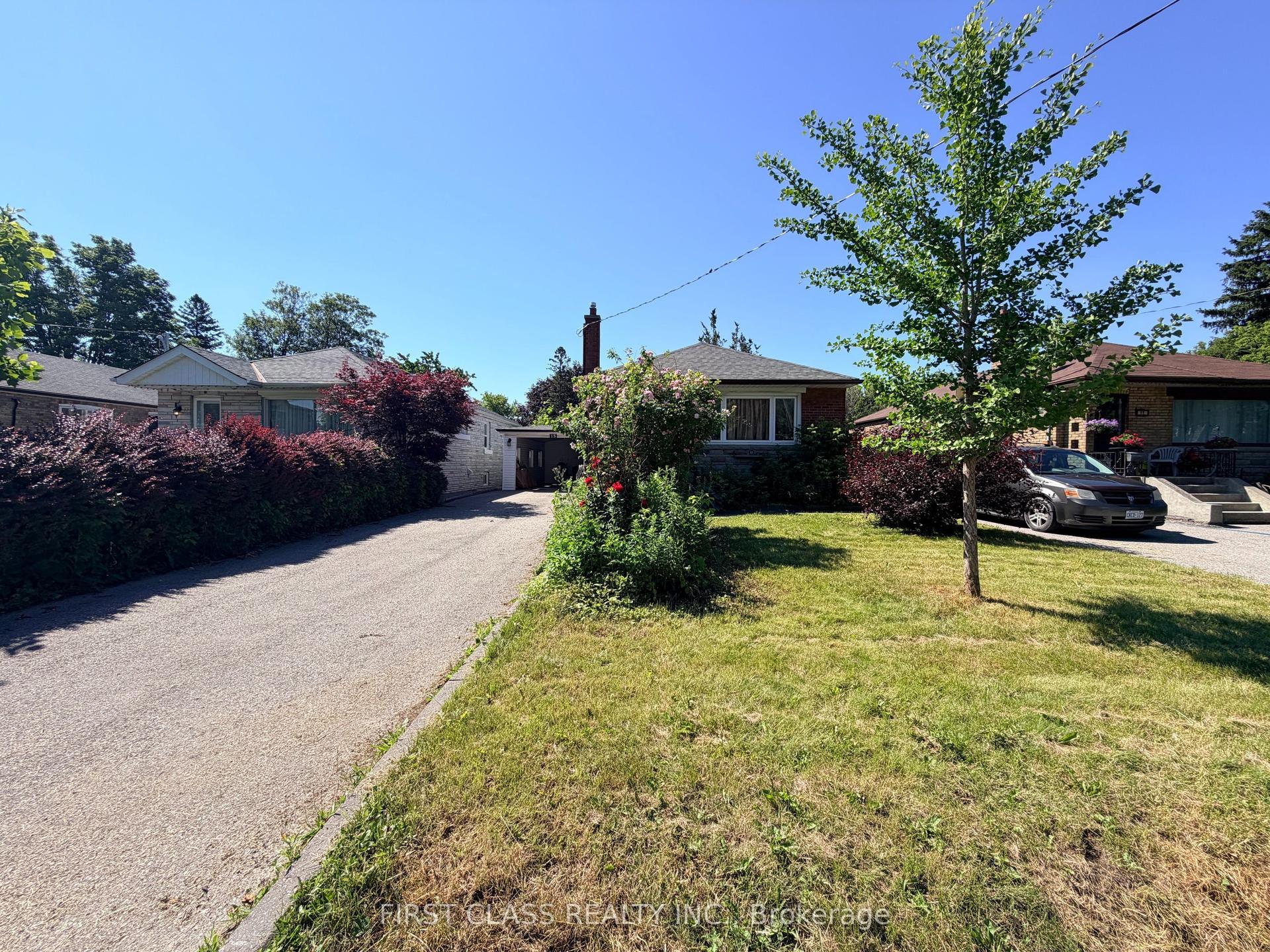 15 Leahann Drive — photo 1
