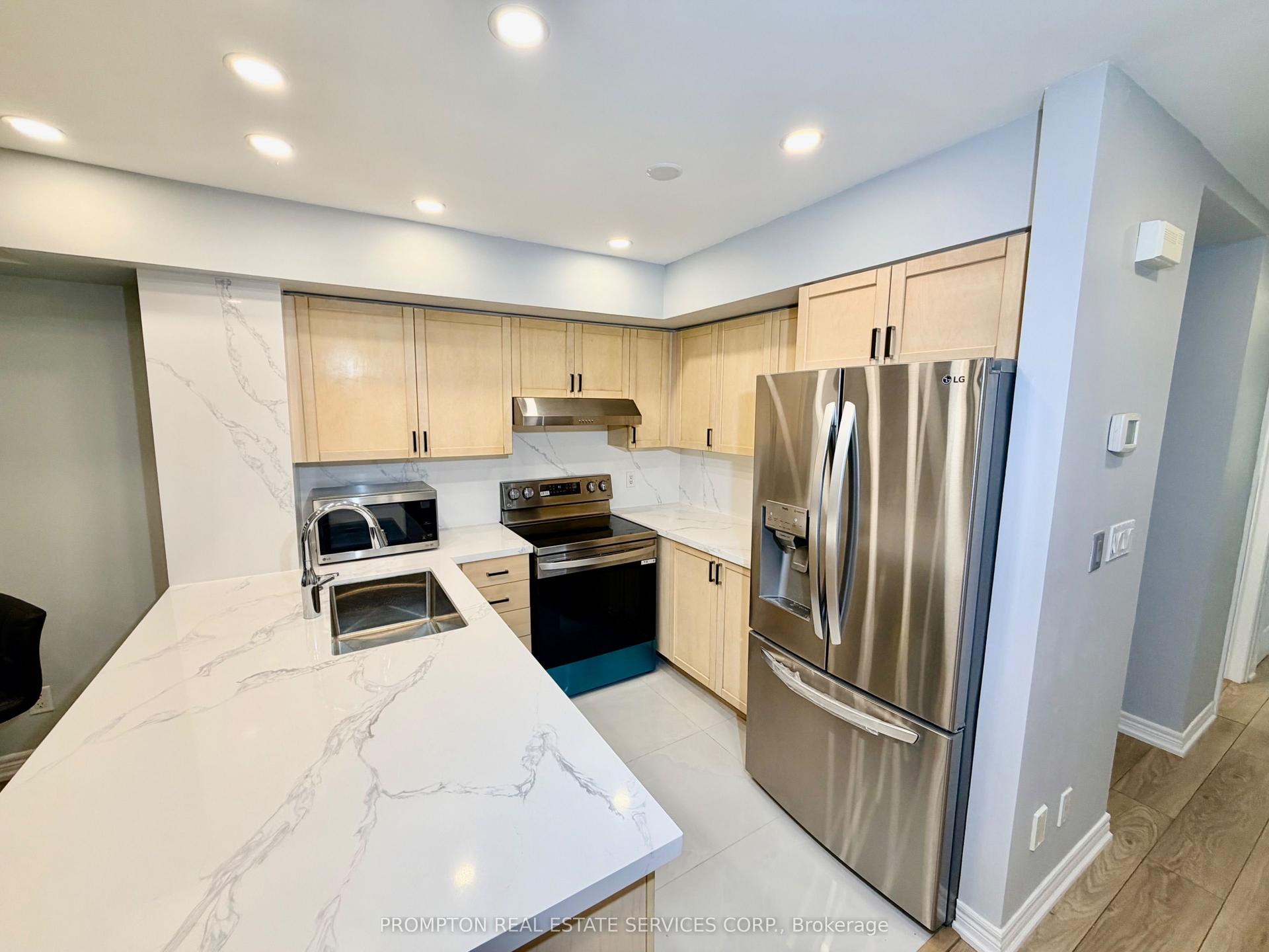 285 ANTIBES Drive 11 #11, Toronto — Condo Town for sale, photo 1