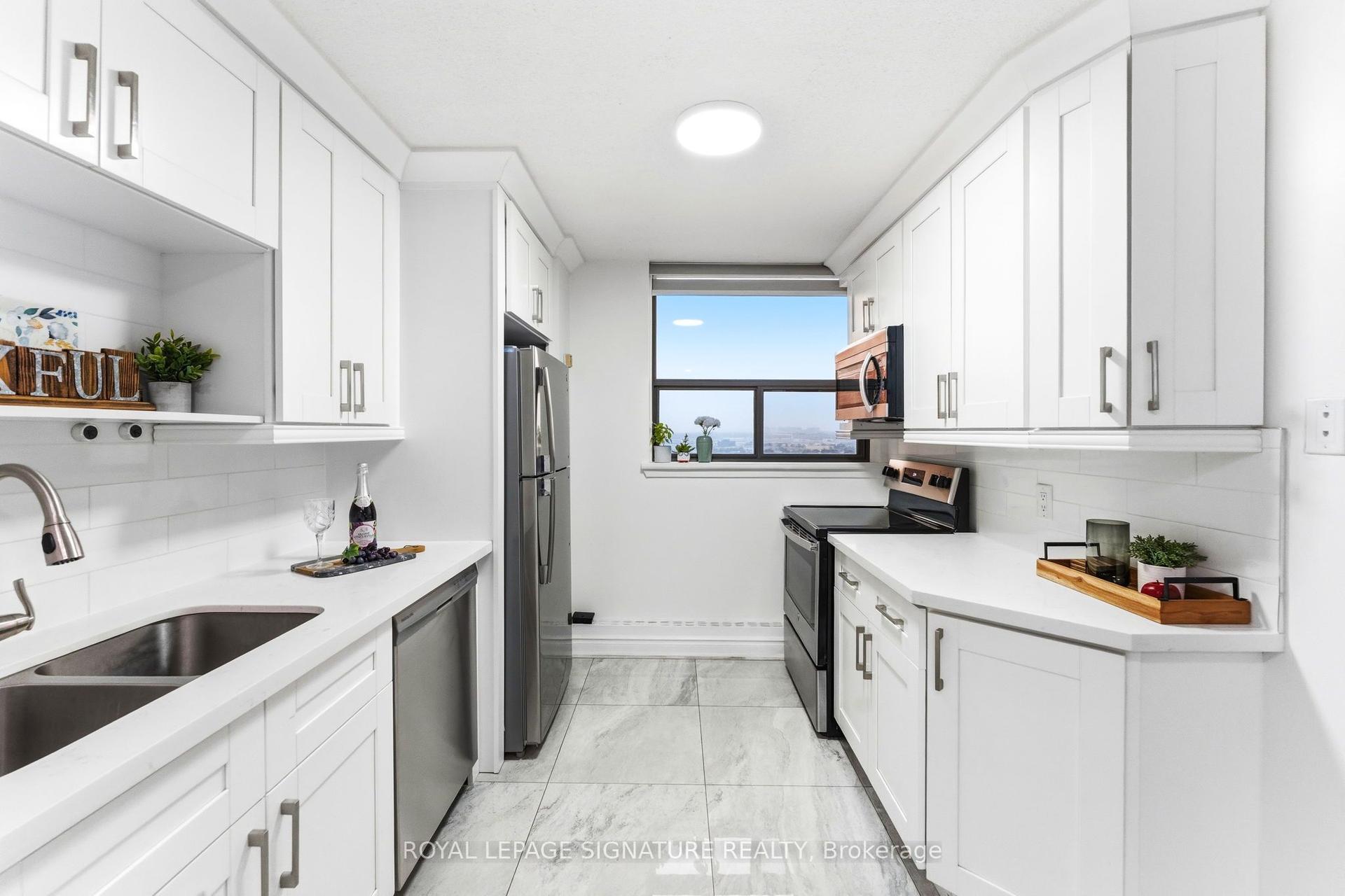 100 Wingarden Court 1807 #1807, Toronto — Condo for sale, photo 1